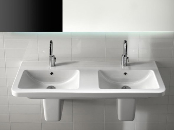 Раковина HATRIA ERIKA PRO Q YXJC01 подвесная или на тумбу с двумя отверстием под два смесителя с переливом цвет белый