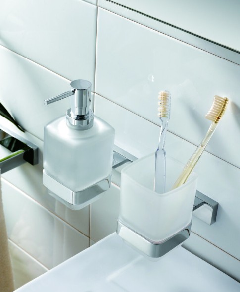 Дозатор LANGBERGER ALSTER 11921A подвесной цвет хром