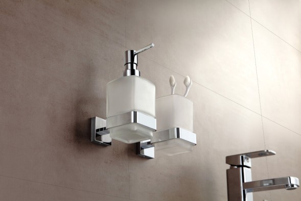 Дозатор LANGBERGER LEDRO 21821A подвесной цвет хром