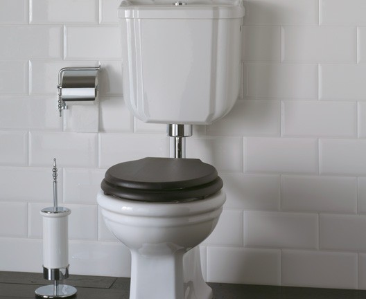 Унитаз GLOBO PAESTUM со средним бачком слив в стену цвет белый/золото PA002BI+PA114BI+BA008