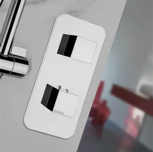 Смеситель Bossini Cube New Z00062.030 для ванны и душа встраиваемый внешняя часть на 2-5 потребителей цвет хром