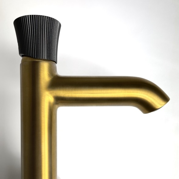 Paini 18PJ205PZ Смеситель для раковины Домус , брашированные золото/чёрный