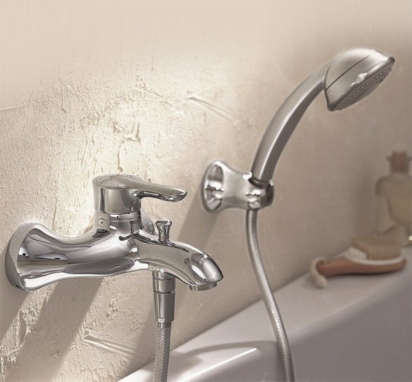 Смеситель KLUDI AMPHORA 544430575 для ванны с изливом с подключением шланга