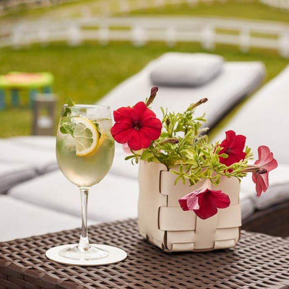 Корзинка COLOMBO DESIGN ADJ 1013.16/10 настольная цвет панна котта/белый